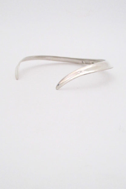 detail Ove Wendt size for Åge Fausing, Denmark vintage silver wide shaped Scandinavian Modern neck ring 