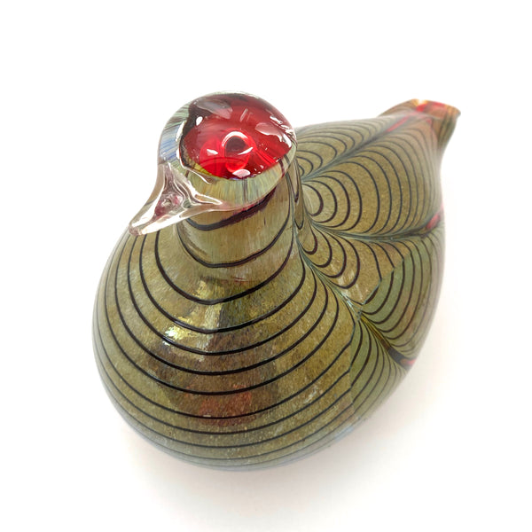 detail Oiva Toikka Nuutajarvi Finland large vintage glass iridescent red green bird sculpture Scandinavian Modern design