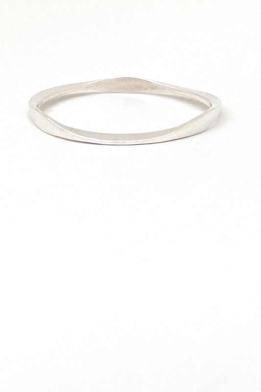 profile James Avery USA vintage hammered silver los Martillados bangle bracelet Modernist jewelry design