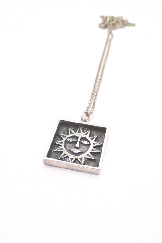 detail Kultateollisuus Finland Scandinavian Modernist vintage silver sun pendant necklace by Jorma Laine