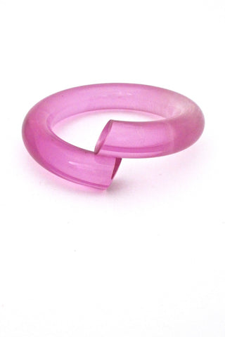 Judith Hendler USA vintage acrylic bright translucent pink bypass bangle bracelet