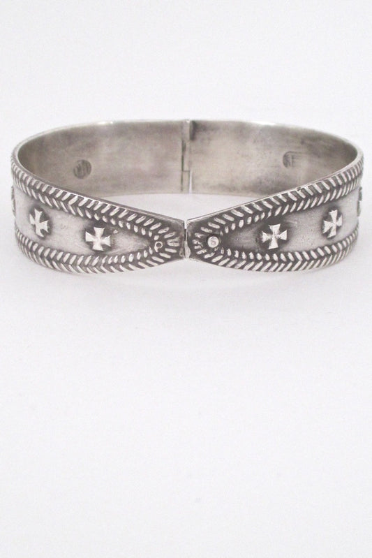 Kalevala Koru Finland vintage mid century Scandinavian silver hinged bracelet