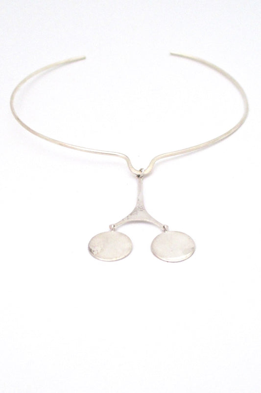 Kaunis Koru Finland vintage Scandinavian Modern silver kinetic pendant Henning Ulrichsen neck ring