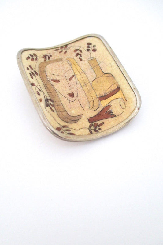 Koruteollisuus Tillander Finland 1946 hand painted ceramic woman brooch