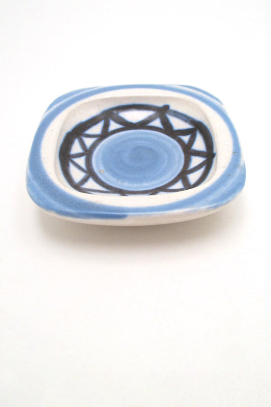 detail Lotte Bostlund Canada vintage mid century studio pottery ceramic dish 2