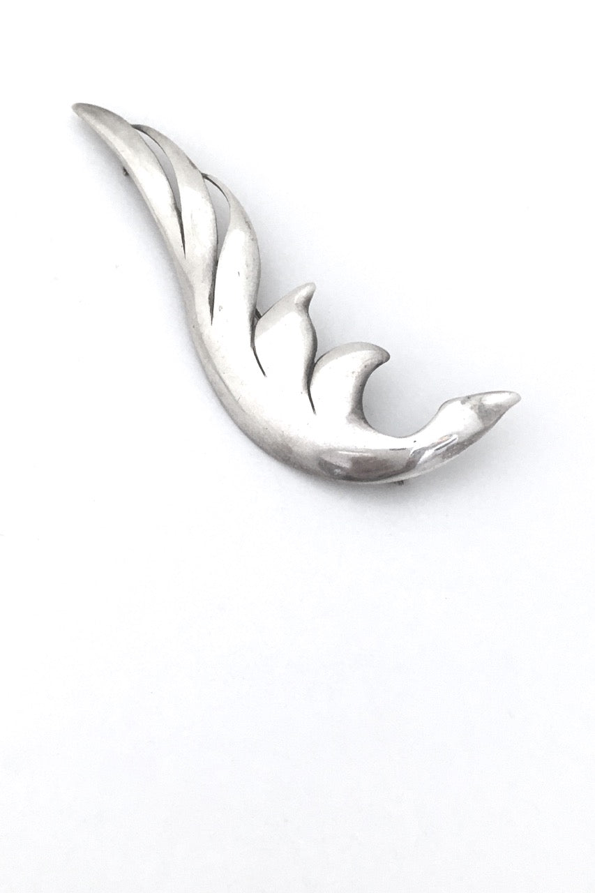 Madeleine Turner USA vintage silver finely hand wrought large dimensional leaf brooch Modernist jewelry design