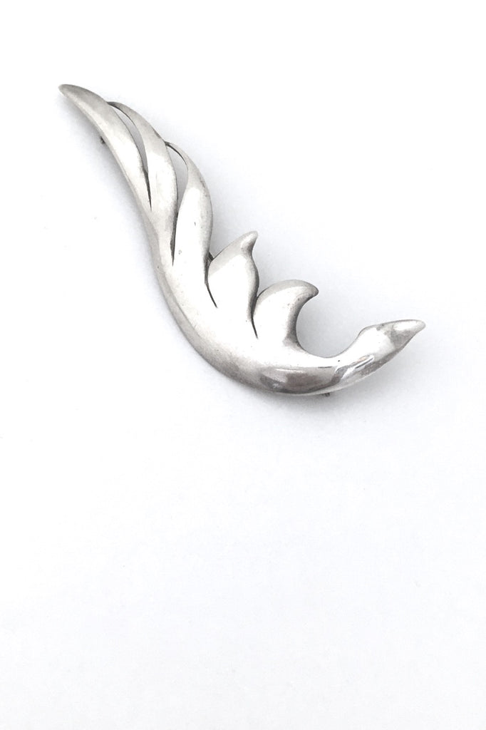 Madeleine Turner USA vintage silver finely hand wrought large dimensional leaf brooch Modernist jewelry design