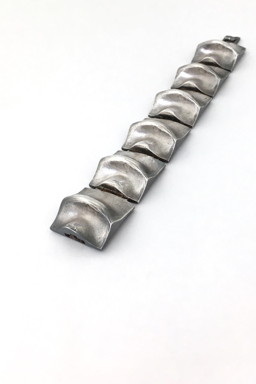 Matti Hyvarinen Finland vintage large textured silver bracelet 1970 Scandinavian Modern design jewelry