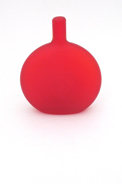 Oiva Toikka for Nuutäjarvi Finland vintage glass Pro Arte Maniskkapaikka Strawberry Place orange red vase