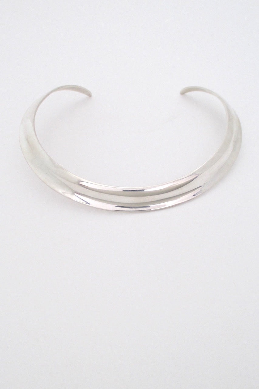 Ove Wendt size for Åge Fausing, Denmark vintage silver wide shaped Scandinavian Modern neck ring 