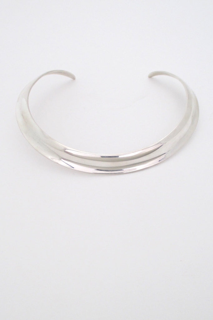 Ove Wendt size for Åge Fausing, Denmark vintage silver wide shaped Scandinavian Modern neck ring 