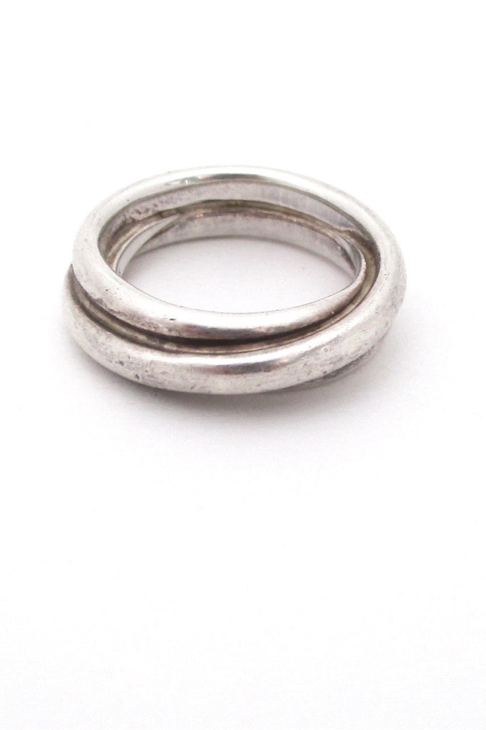 Pierre Cardin vintage modernist sterling silver eternity loop ring