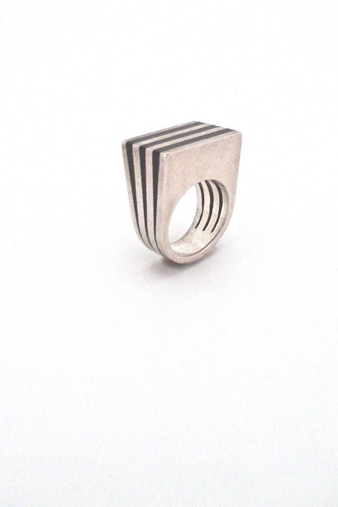 Puig Doria Spain vintage Modernist silver and ebony heavy striped ring