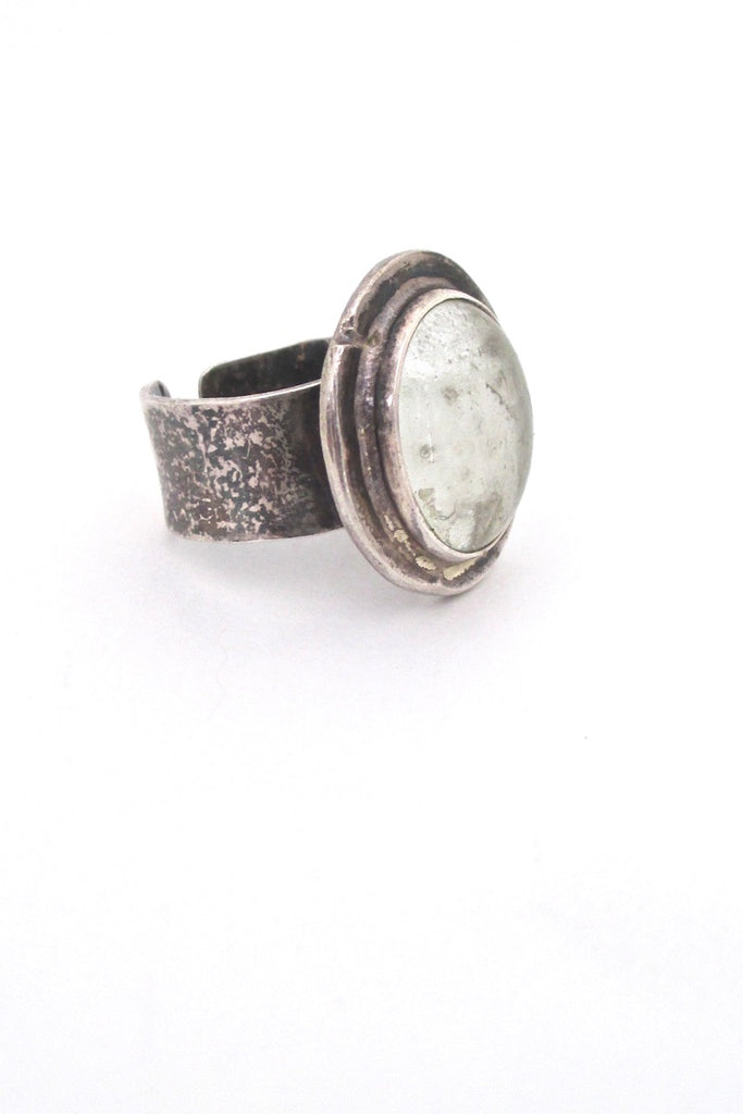 detail Rafael Alfandary Canada vintage brutalist sterling silver clear glass stone ring