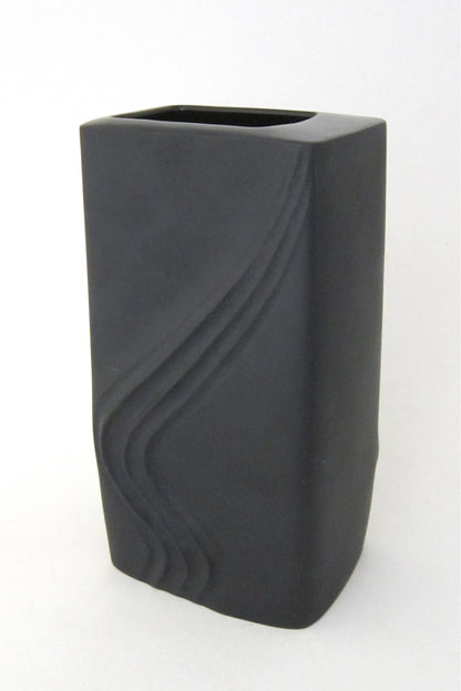 Rosenthal large porcelaine noire vase by Martin Freyer