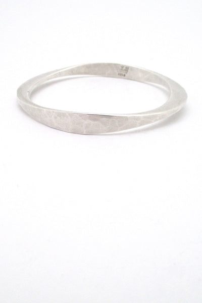 Tone Vigeland Plus Studios Norway Design vintage hammered silver bangle bracelet