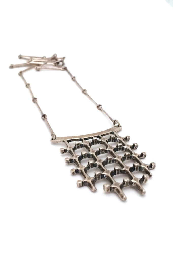 detail Uni-David-Andersen-Norway-vintage-Modernist-silver-Troll-series-necklace-Marianne-Berg