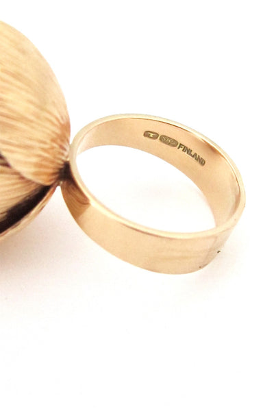 Elis Kauppi extra large gold cocktail ring