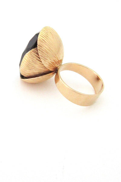 Elis Kauppi extra large gold cocktail ring