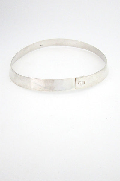 American Modernist Henry Steig hammered silver collar