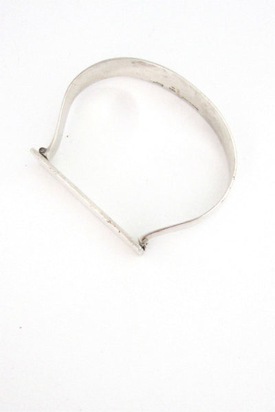 Puig Doria hinged silver bracelet
