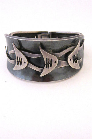 Ledesma design fish bracelet