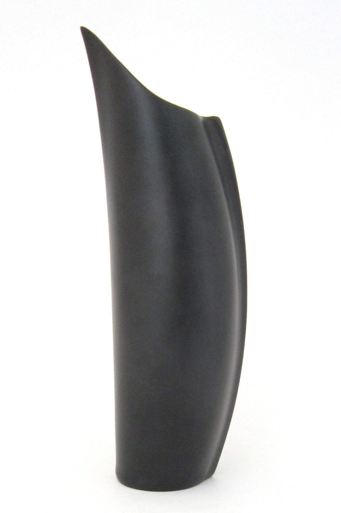 profile Rosenthal Germany porcelaine noire Pinguino vase by Lino Sabattini