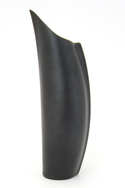 profile Rosenthal Germany porcelaine noire Pinguino vase by Lino Sabattini